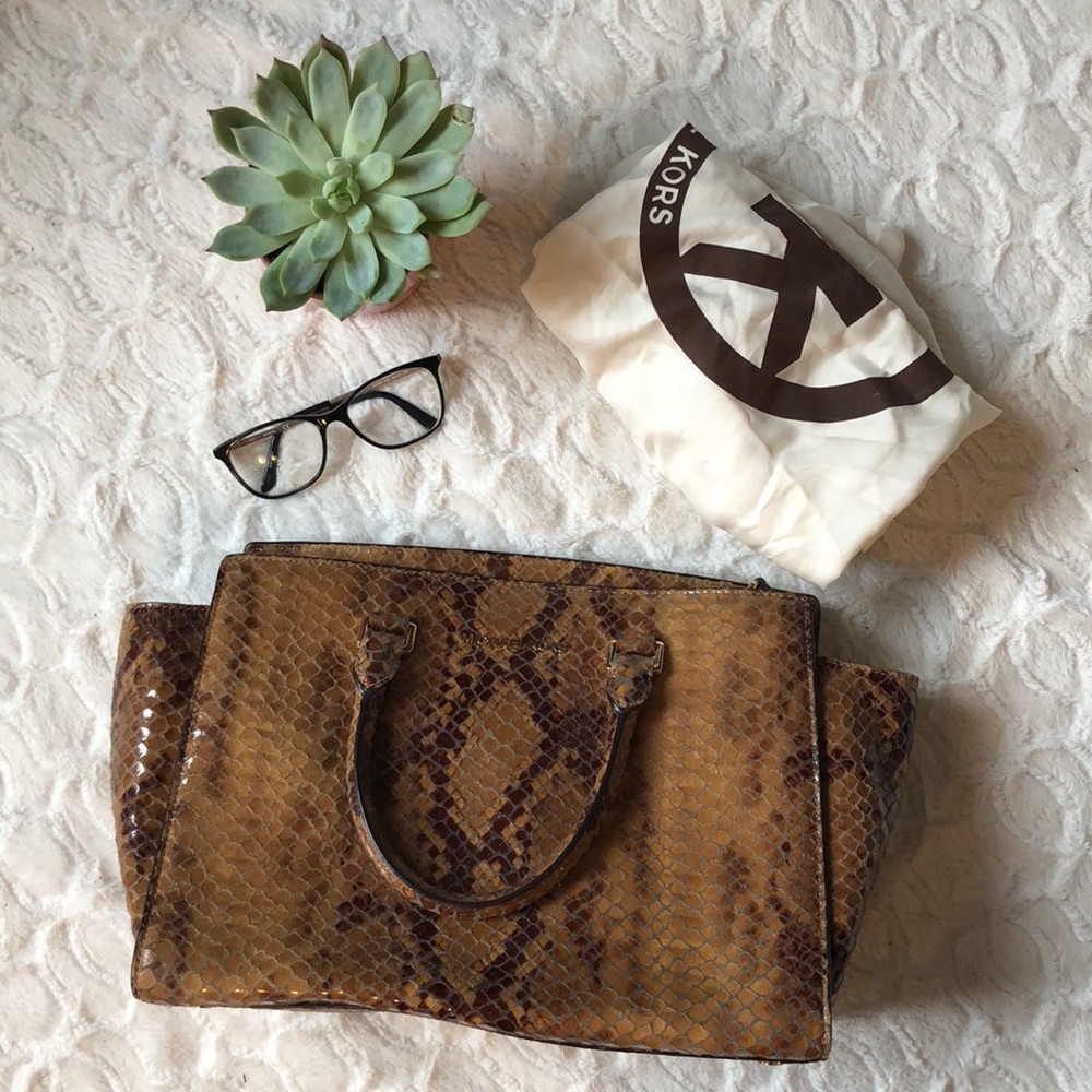 🆕 Rare Michael Kors - snake skin pattern purse 👜